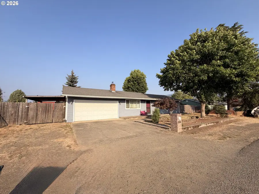 226 Johnson St, Sutherlin, OR 97479 - #2
