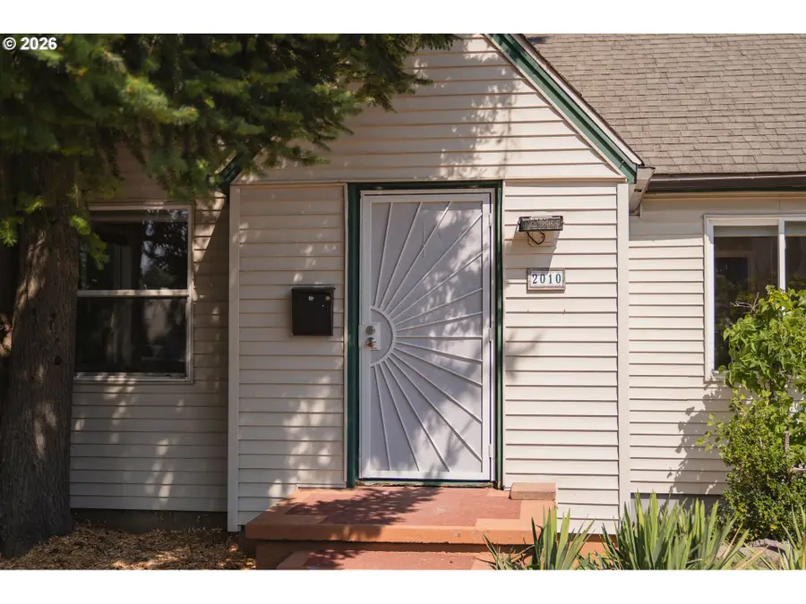 2010 NE 78th Ave, Portland, OR 97213 - #2