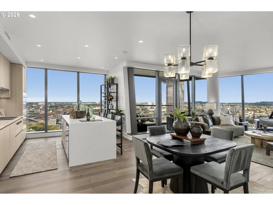 550 SW 10th Ave #2106, Portland, OR 97205 - #3