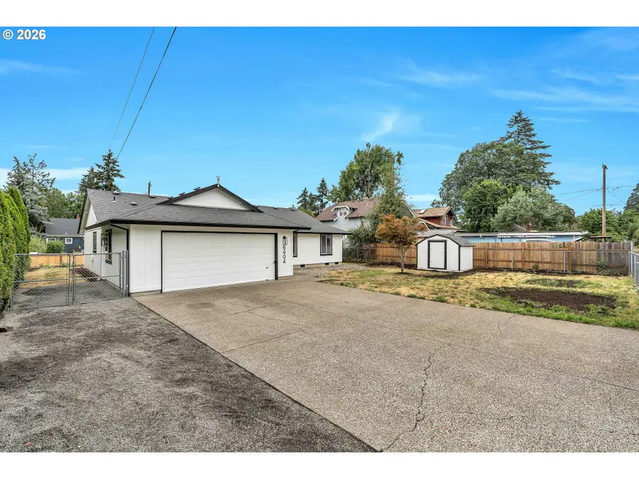 6404 SE Carlton St, Portland, OR 97206 - #3