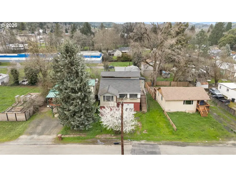 195 SE Mill St, Myrtle Creek, OR 97457 - #2