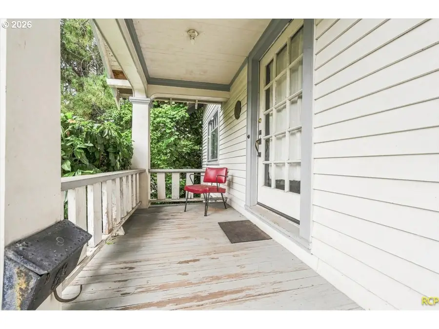 2113 N Sumner St, Portland, OR 97217 - #3