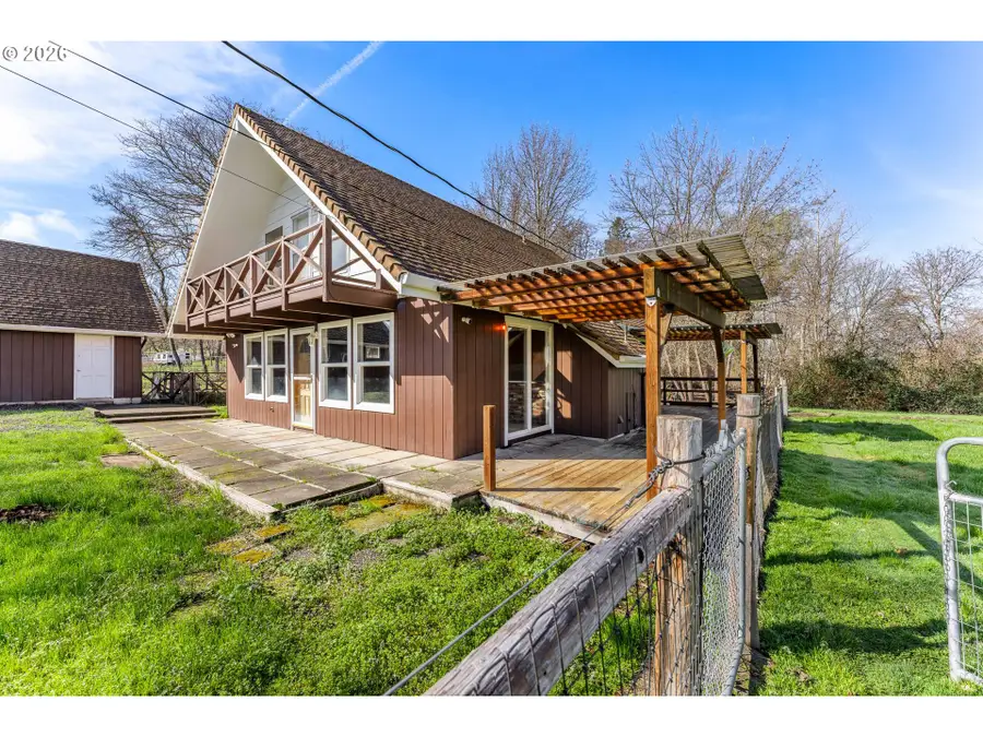 200 Sierra Dr, Eagle Point, OR 97524 - #2