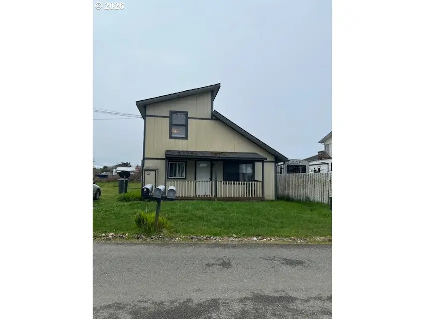195 17th St Se, Bandon, OR 97411 - #1