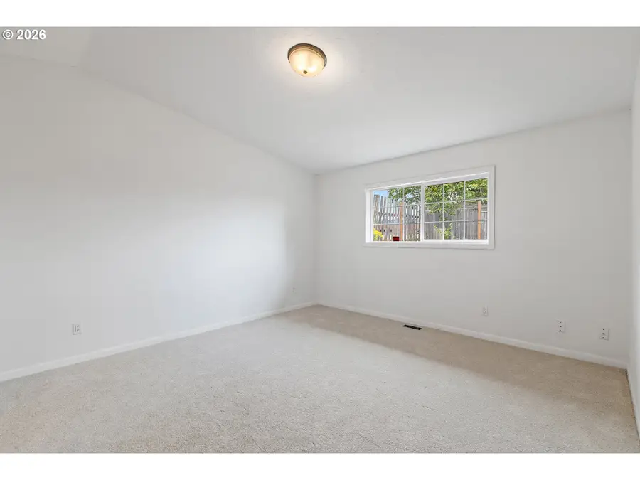 485 SE Centurion Ave, Gresham, OR 97030 - #3