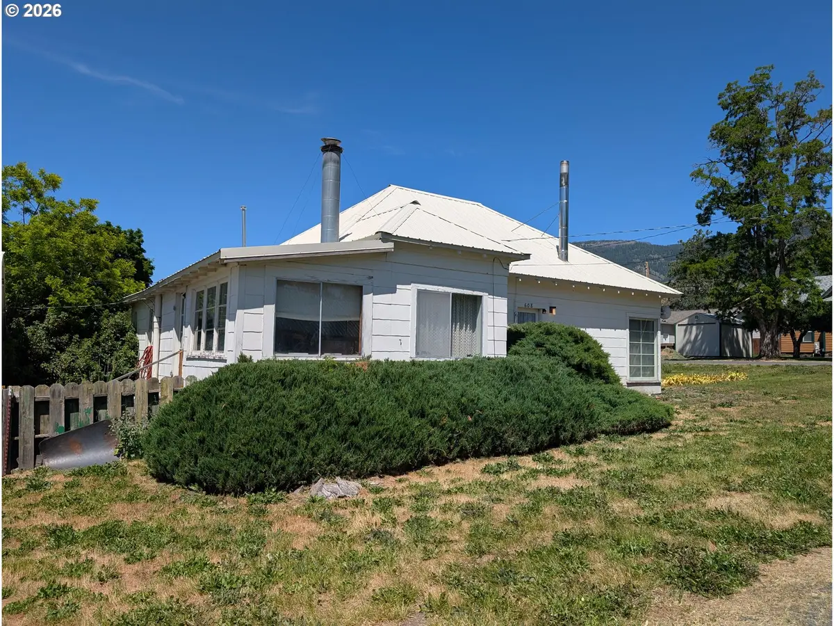 608 Poplar St #1, Cove, OR 97824 - #1