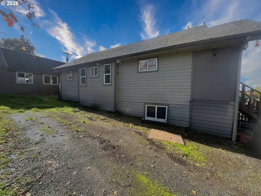425 S 3rd St, Springfield, OR 97477 - Image #3