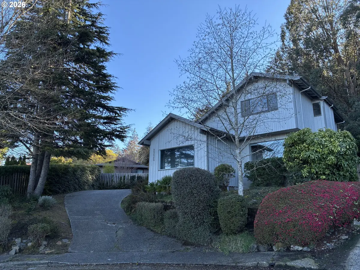 2225 Maine Ct, North Bend, OR 97459 - #1