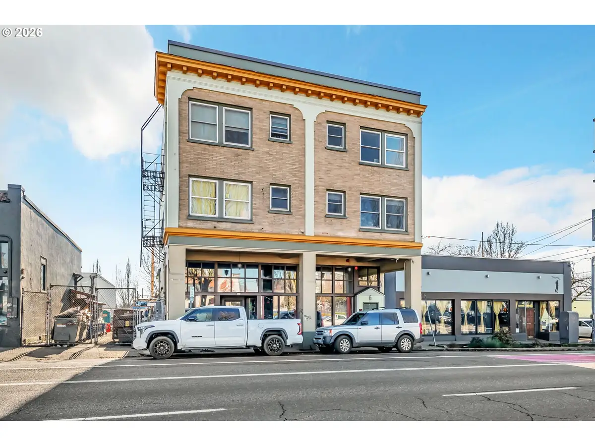 612 E Burnside St, Portland, OR 97214 - #1