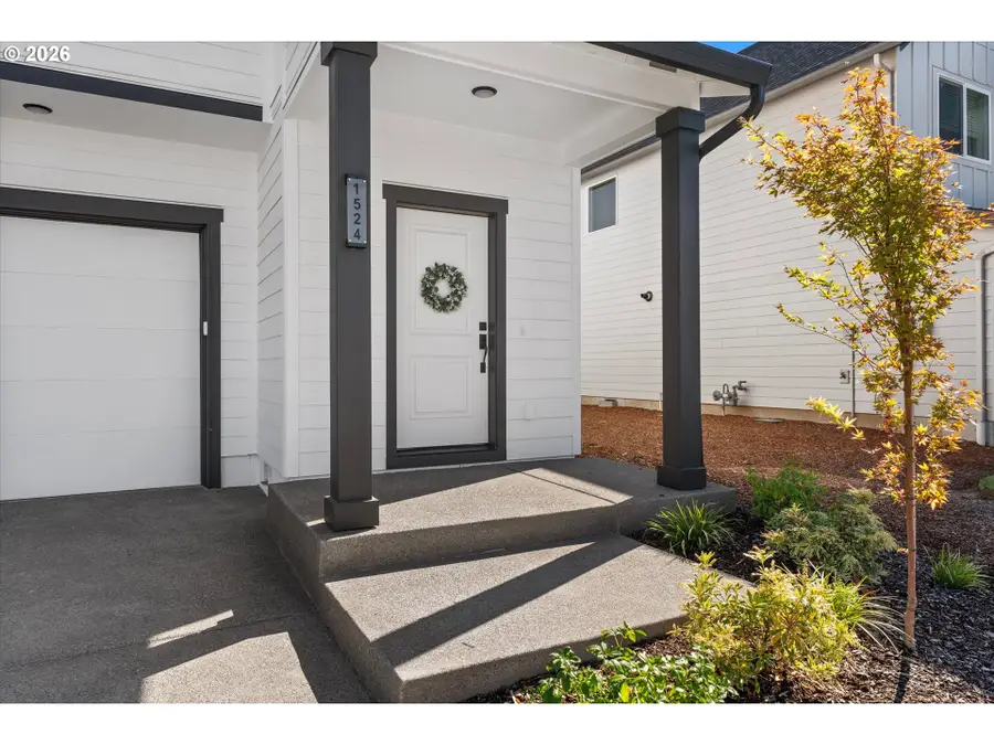1524 Brown St, Woodburn, OR 97071 - #3