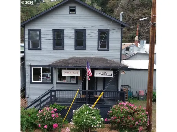 10786 Highway 126, Mapleton, OR 97453