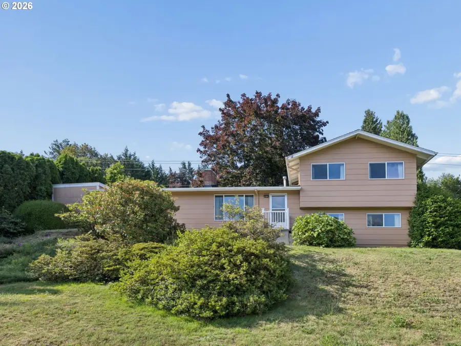225 SW 4th St, Troutdale, OR 97060 - #3