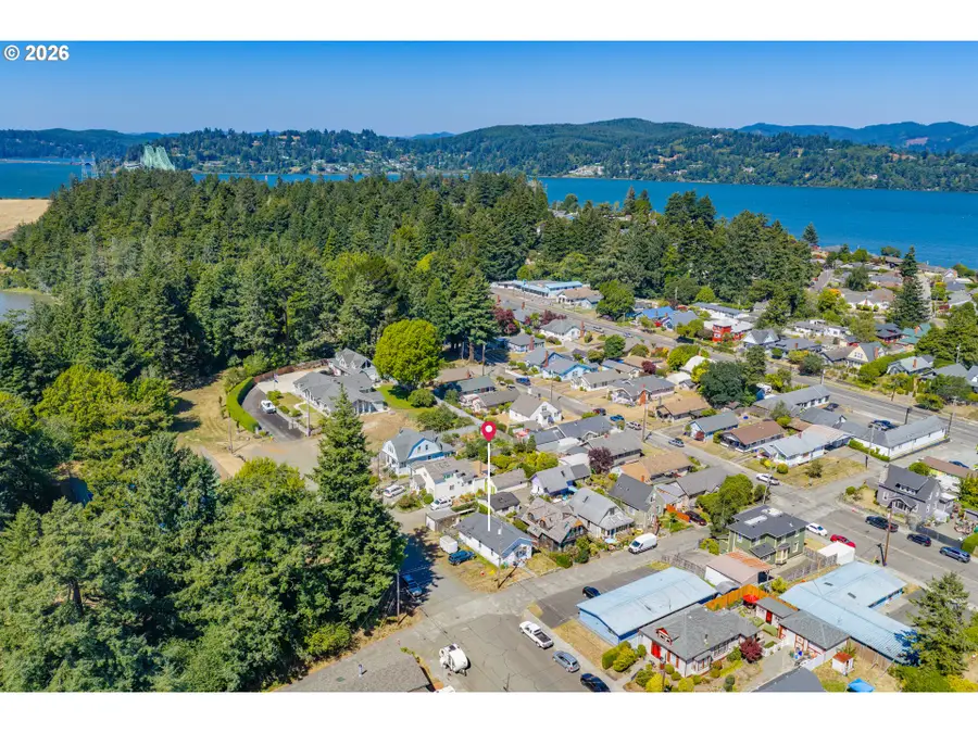 892 Colorado Ave, North Bend, OR 97459 - #2
