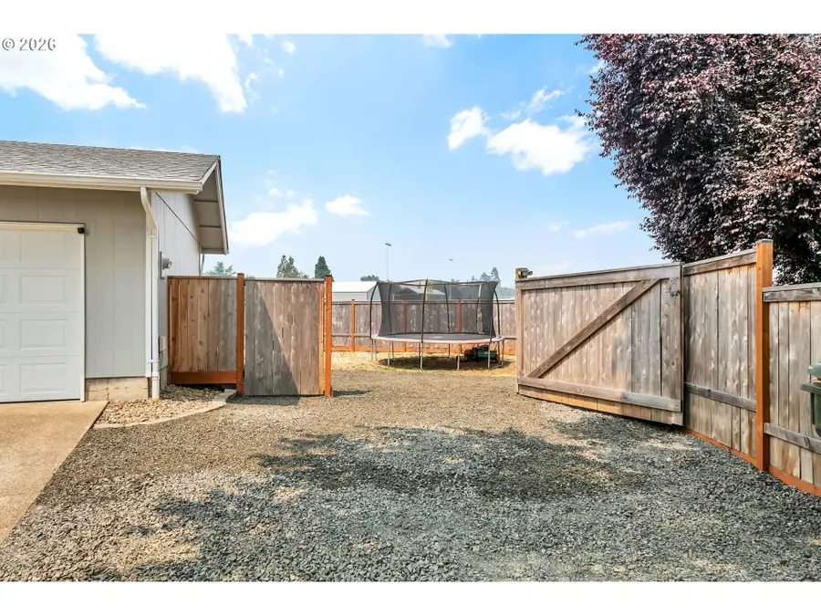 160 Saxon Pl, Junction City, OR 97448 - #3