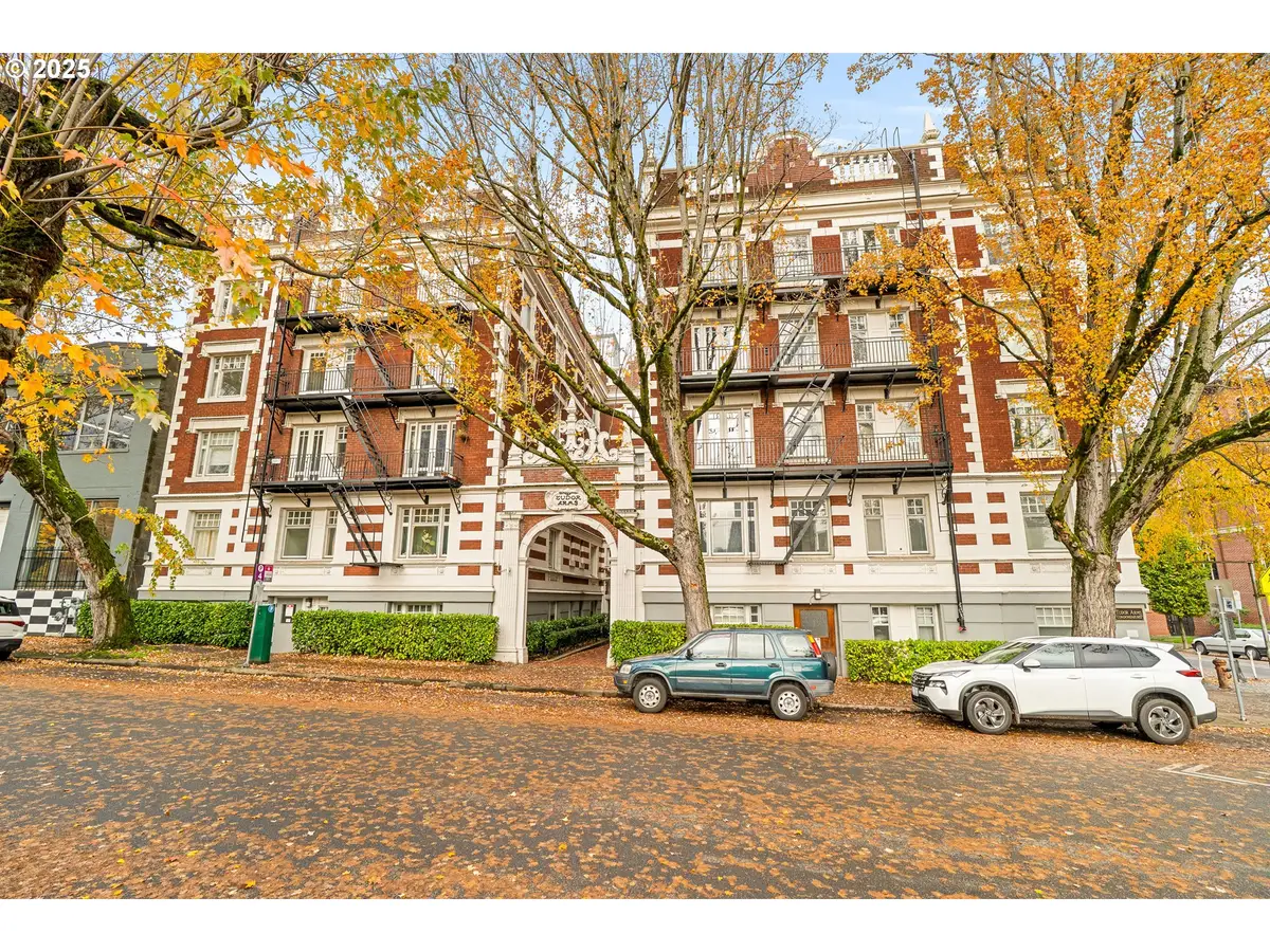 1811 NW Couch St #506, Portland, OR 97209 - Image #1