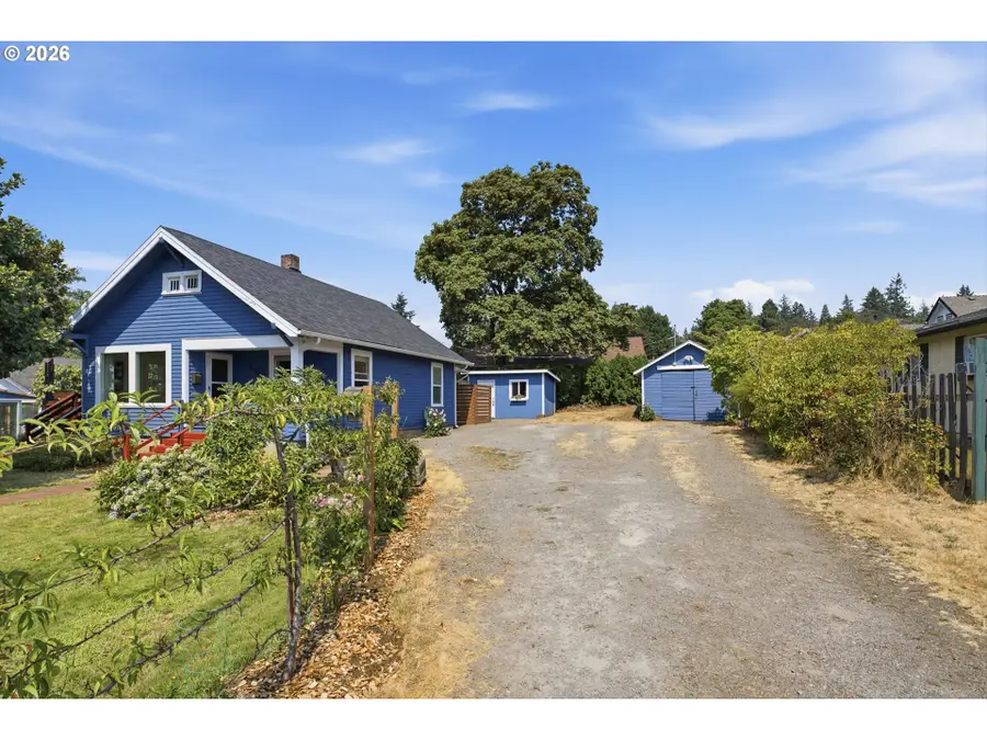 750 E Hereford St, Gladstone, OR 97027 - #3