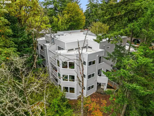 48 Eagle Crest Dr #1A, LakeOswego, OR 97035