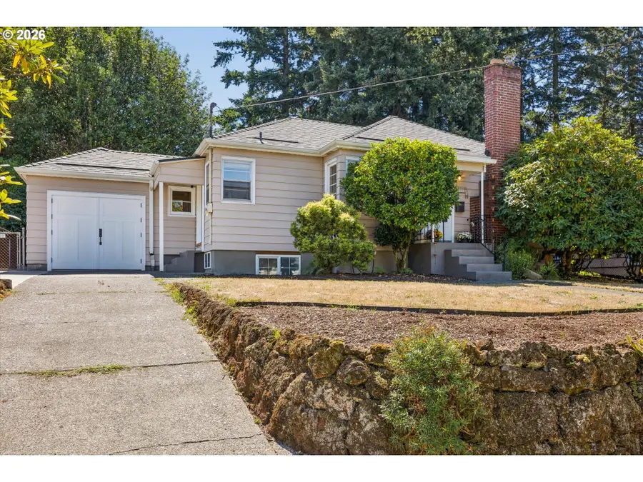 9032 NE Broadway, Portland, OR 97220 - #2
