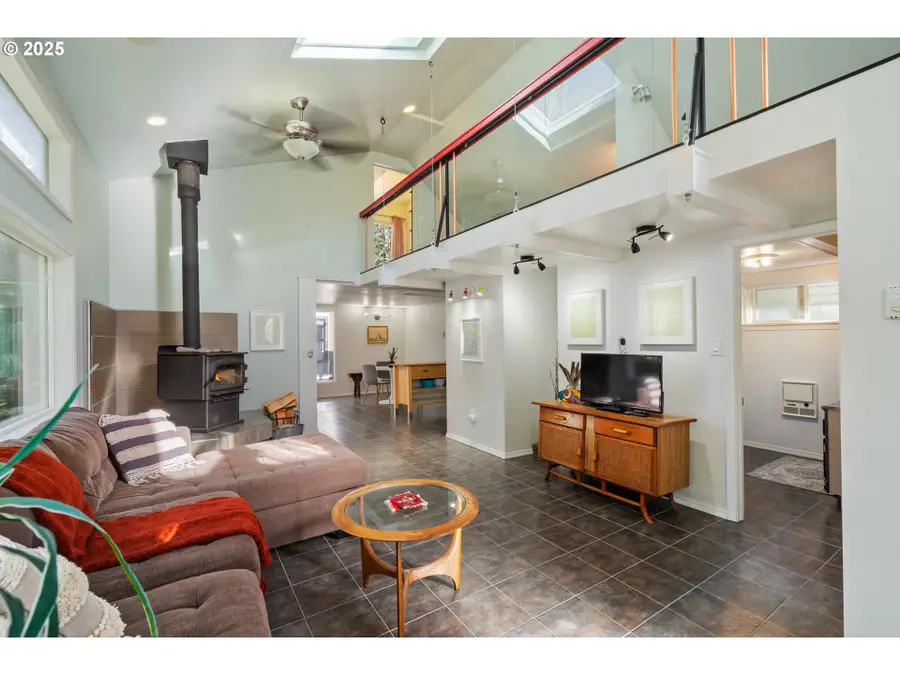 9460 NE 18th Ave, Rockaway Beach, OR 97136 - Image #3