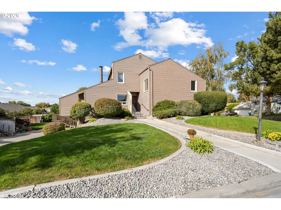 495 NW 9th St, Hermiston, OR 97838 - #2