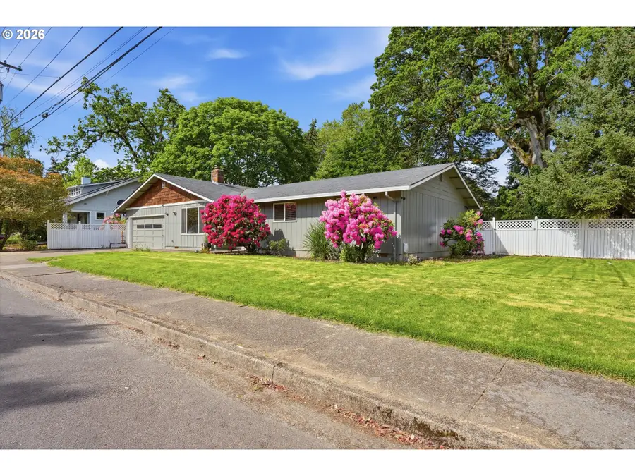 405 SW Elmwood Ave, McMinnville, OR 97128 - #2