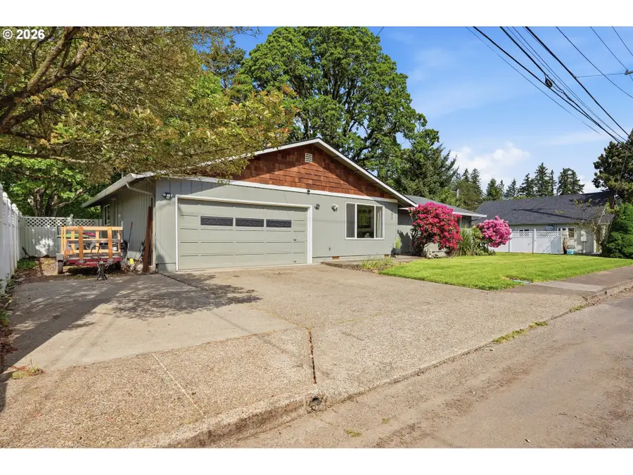 405 SW Elmwood Ave, McMinnville, OR 97128 - #3