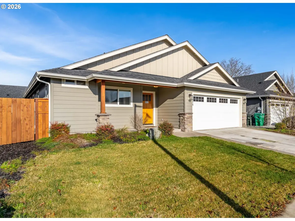 1876 SW Mistybrook Dr, Grants Pass, OR 97527 - Image #1