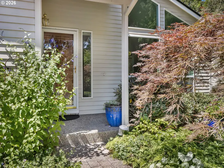8865 SW Scheckla Dr, Tigard, OR 97224 - #2