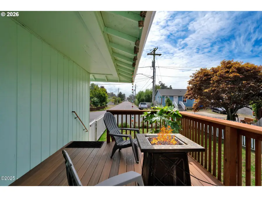 1302 SW 63rd St, Lincoln City, OR 97367 - #3