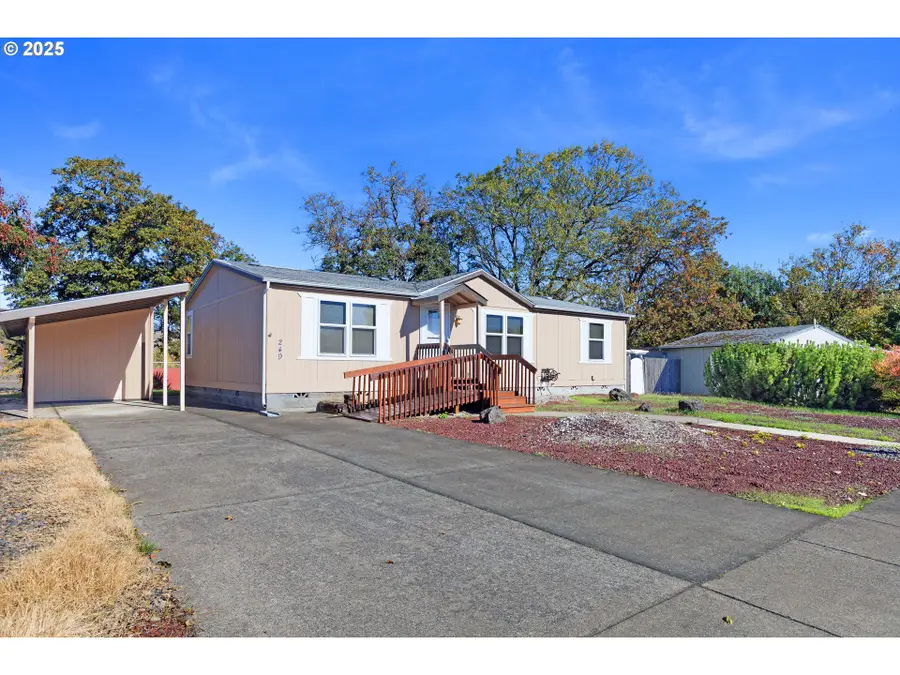 249 Trout Loop, Roseburg, OR 97471 - Image #2