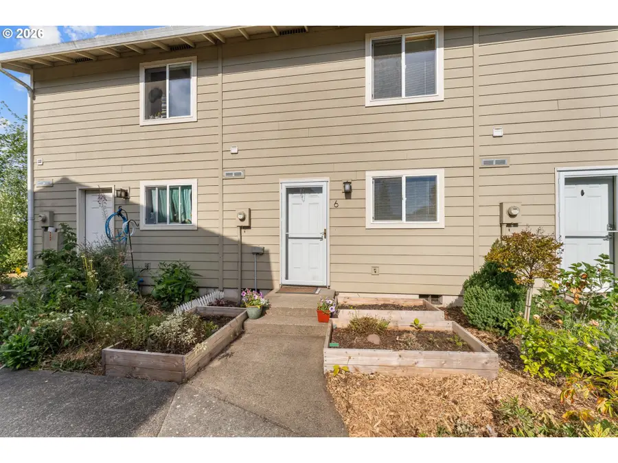 3305 E Vittoria Way #6, Newberg, OR 97132 - #2
