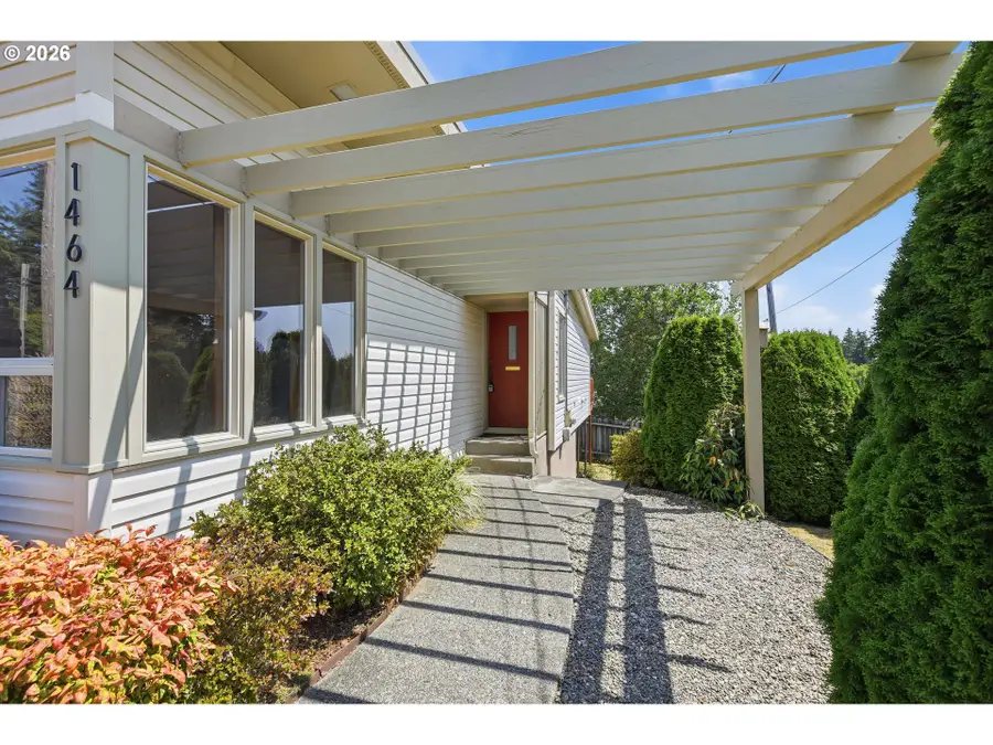 1464 N 14th St, Coos Bay, OR 97420 - #2