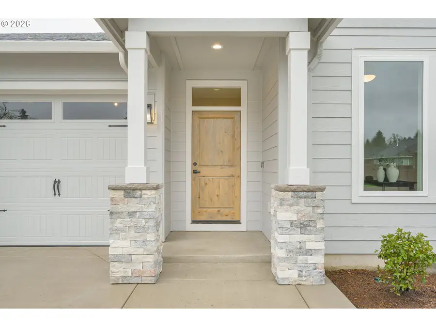 2329 E Wolfpack St, La Center, WA 98629 - #2