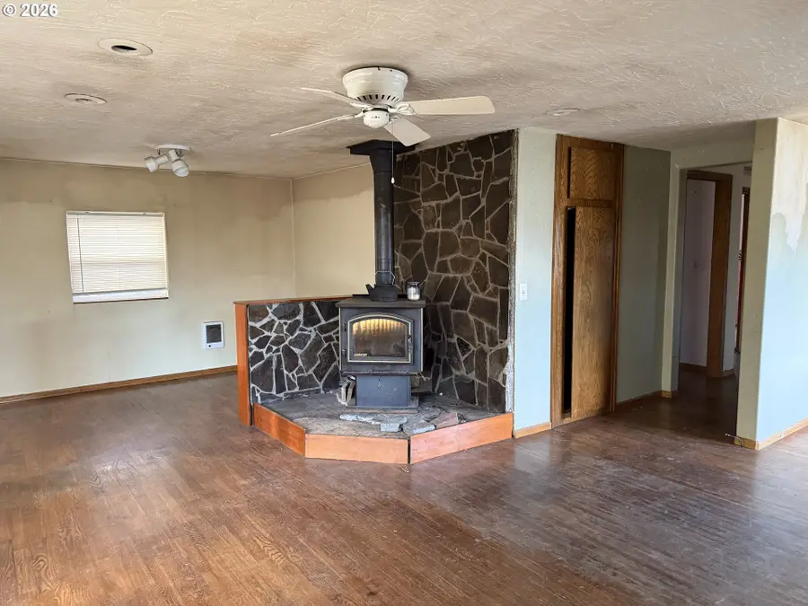 7451 SE Johnson St, Hillsboro, OR 97123 - Image #2