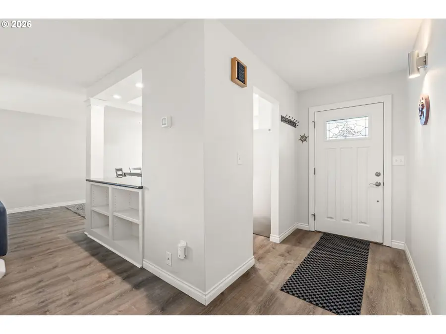 604 N Hayden Bay Dr, Portland, OR 97217 - #3