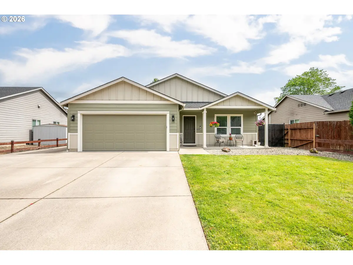 135 Haley Dr, Longview, WA 98632 - #1