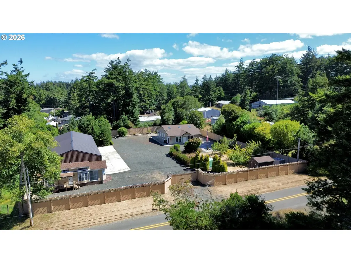 91525 Spaw Ln, Coos Bay, OR 97420 - #1