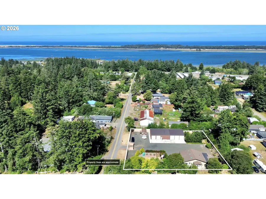 91525 Spaw Ln, Coos Bay, OR 97420 - #3