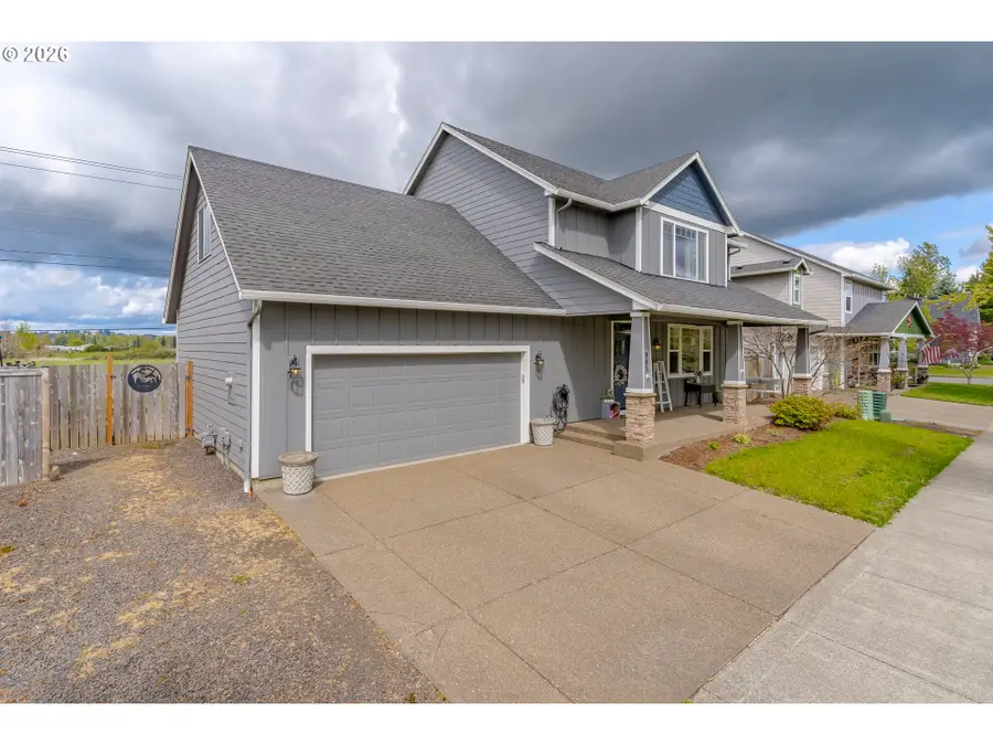 905 Pintail St, Silverton, OR 97381 - #2