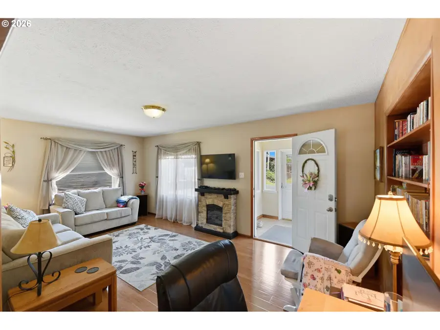93748 Bay Park Ln, Bunker Hill, OR 97420 - #3