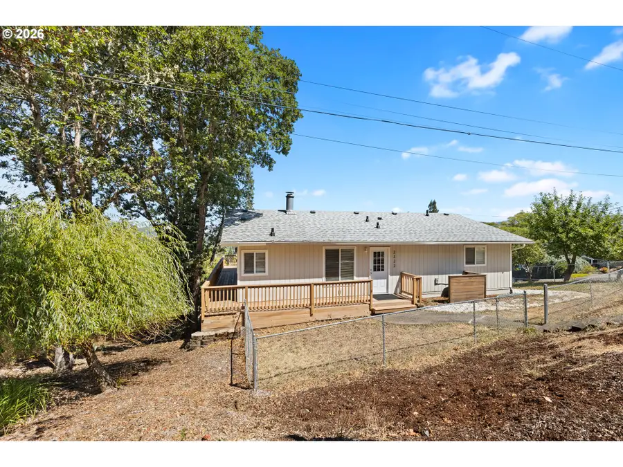 2322 W Military Ave, Roseburg, OR 97471 - #3