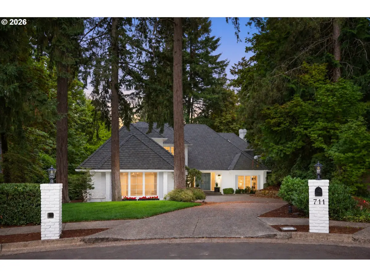 711 Kenola Ct, Lake Oswego, OR 97034 - #1