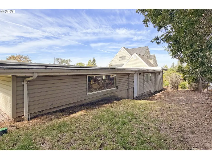 421 Mcclaine St, Silverton, OR 97381 - #2