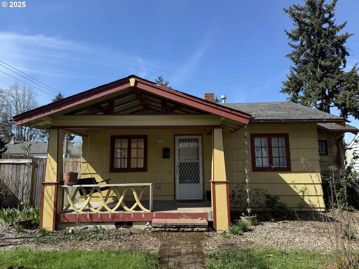 7205 N Greenwich Ave, Portland, OR 97217 - #1