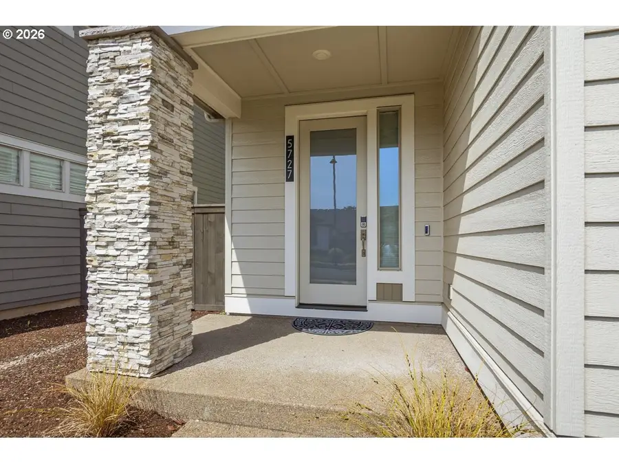 5727 SE 79th Ave, Hillsboro, OR 97123 - #2