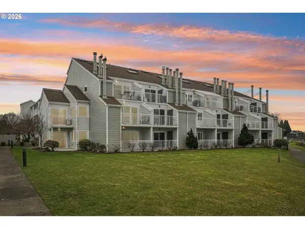 125 N Hayden Bay Dr, Portland, OR 97217