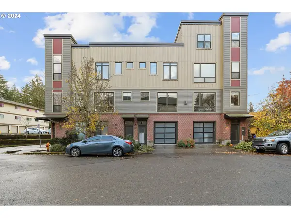 3412 SW Moss St, Portland, OR 97219