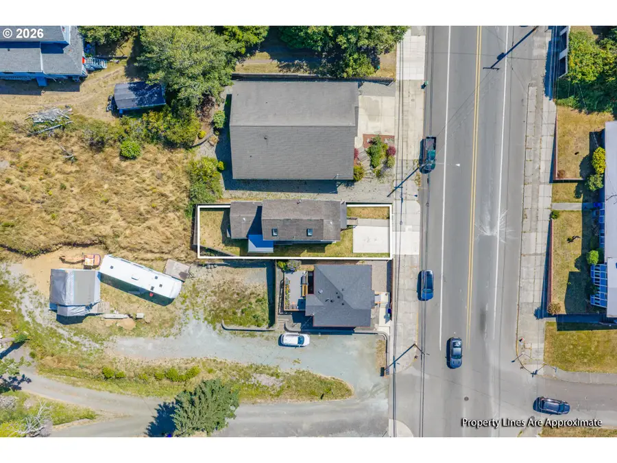 2211 Sherman Ave, North Bend, OR 97459 - #3