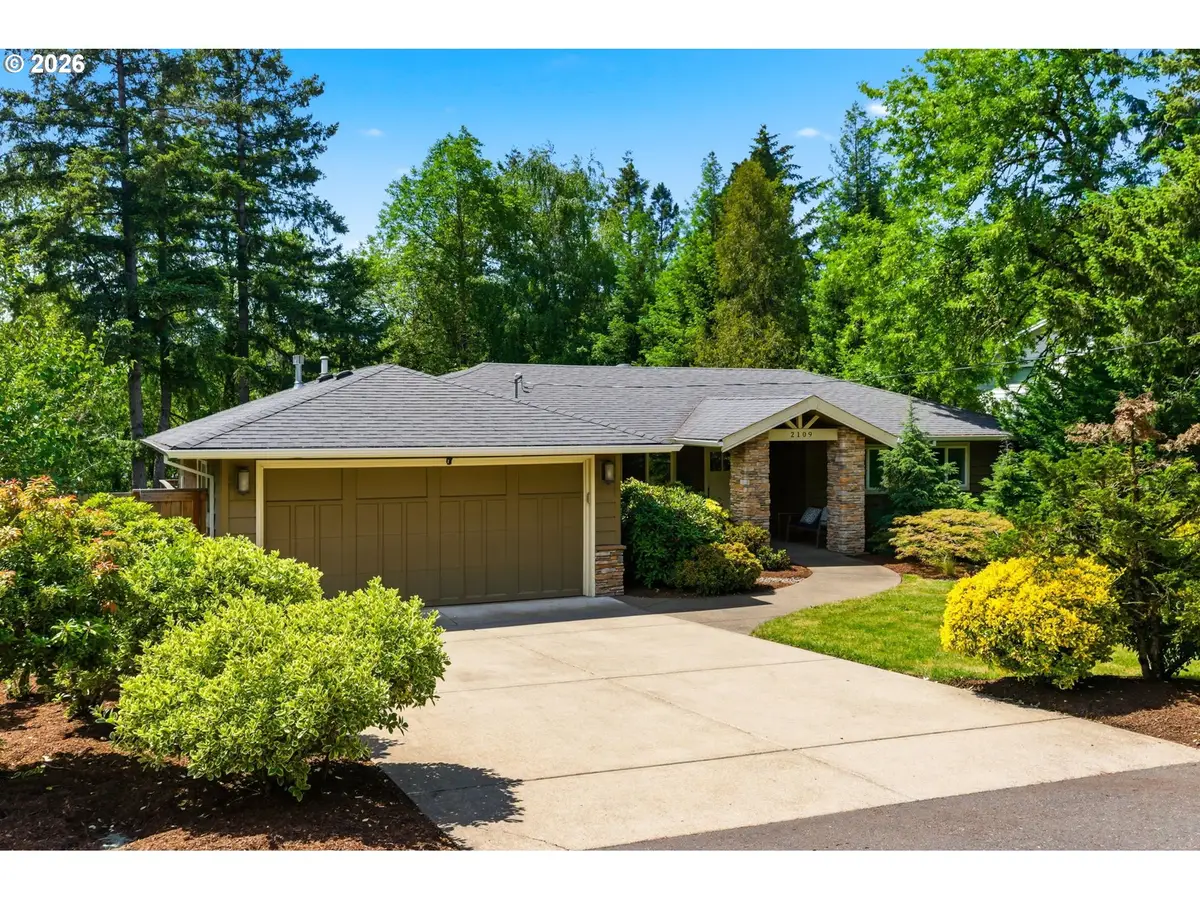 2109 Wembley Park Rd, Lake Oswego, OR 97034 - #1