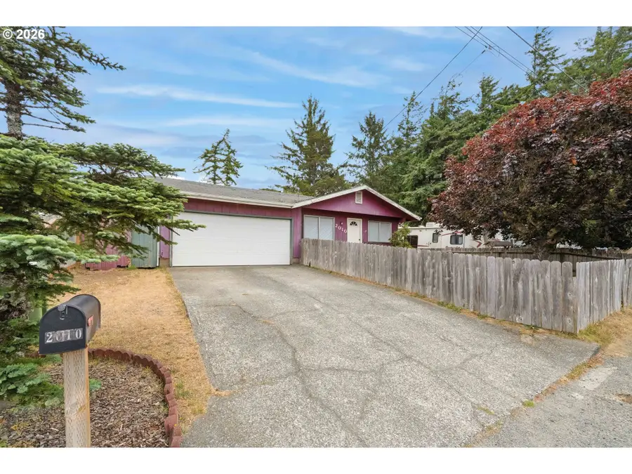 2010 Lindberg Ave, Coos Bay, OR 97420 - #2